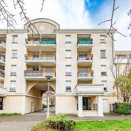 Mona, F2 Pour 4 Pers. - Fairytale Factory Apartment บุสซี-แซ็ง-ฌอร์ฌ ภายนอก รูปภาพ