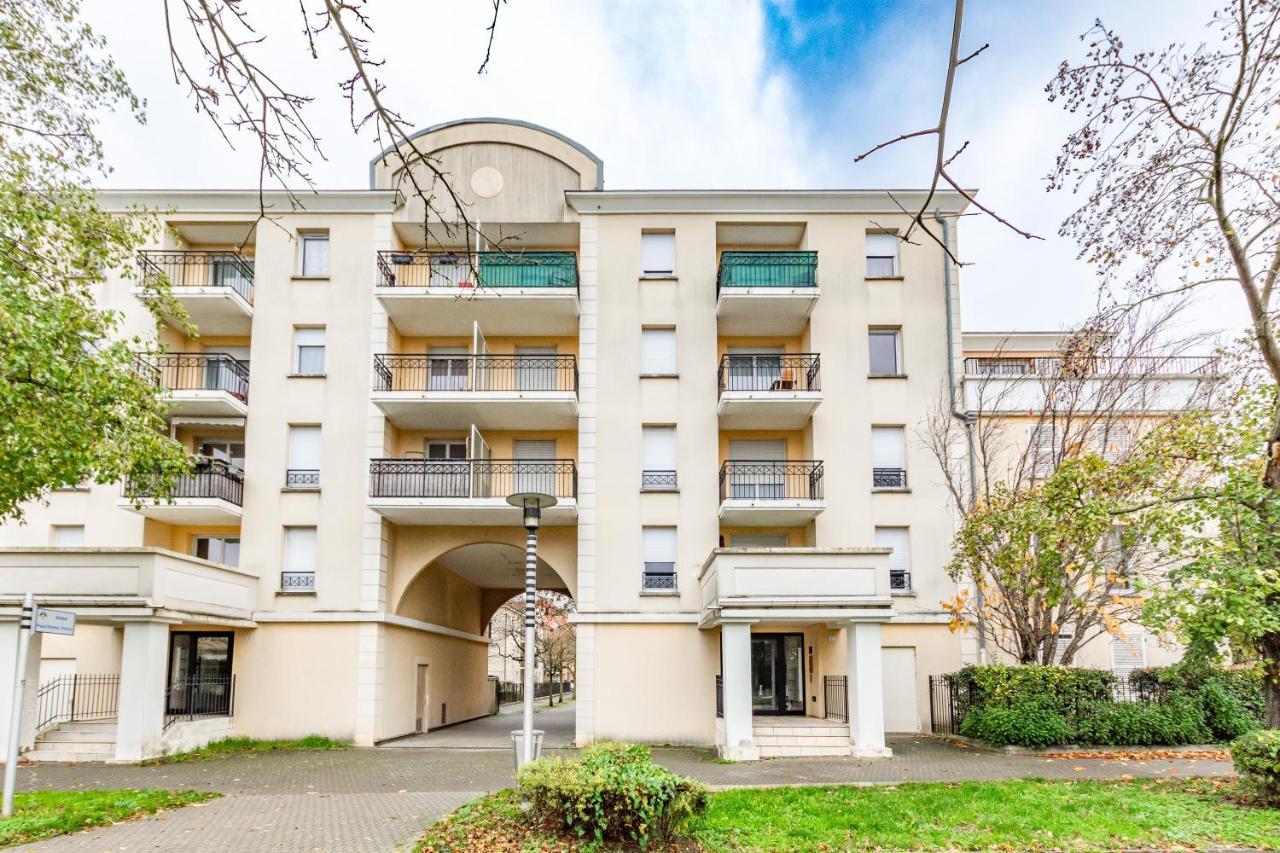 Mona, F2 Pour 4 Pers. - Fairytale Factory Apartment บุสซี-แซ็ง-ฌอร์ฌ ภายนอก รูปภาพ